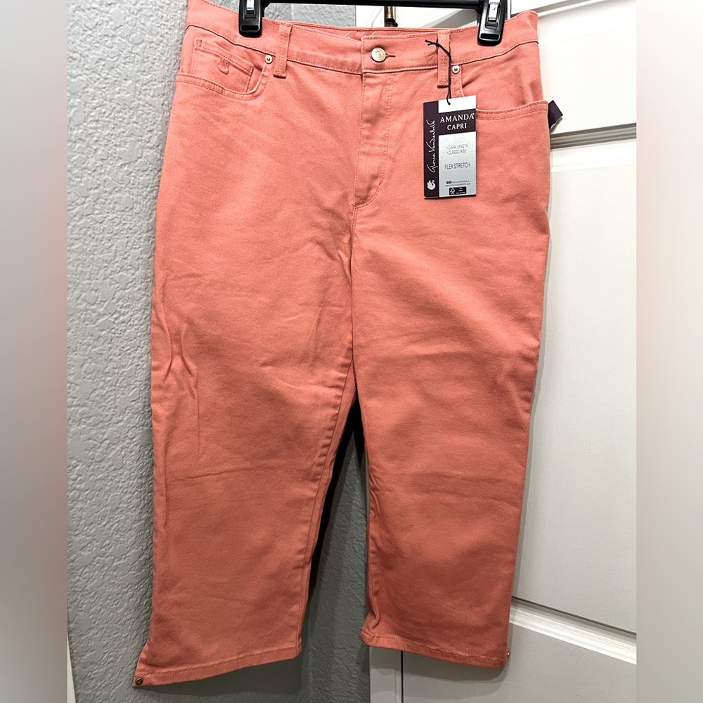 Gloria Vanderbilt NWT denim capris